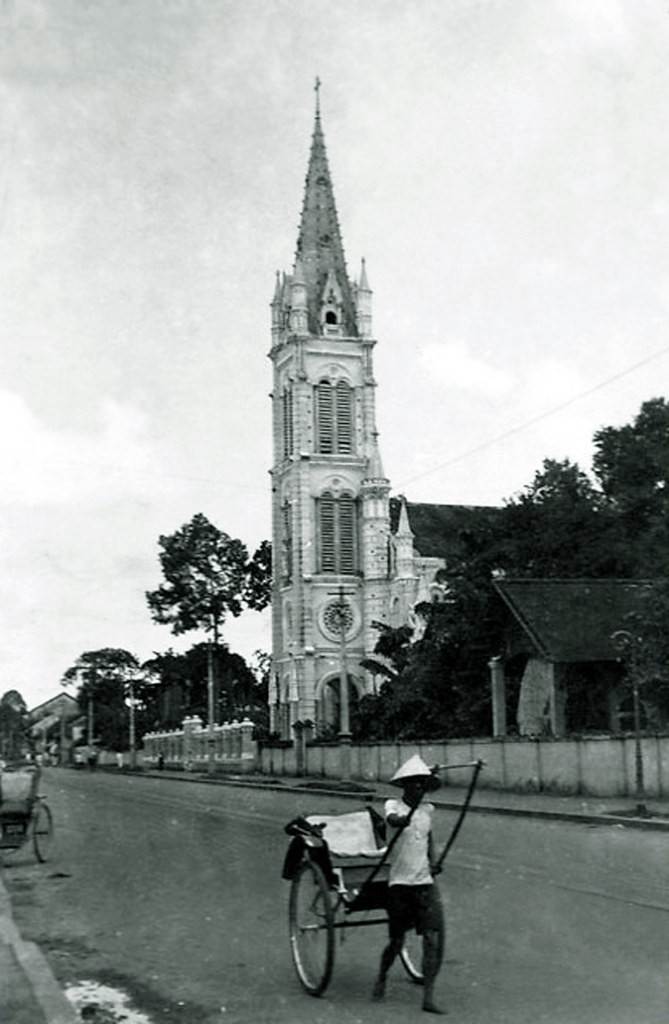 Nhà thờ Tân Định trên đường Paul Blanchy (nay là đường Hai Bà Trưng), Sài Gòn thời thuộc địa.