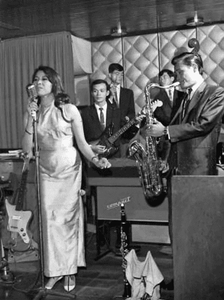 Ca sĩ Kiều Loan biểu diễn tại Phòng trà Tự do năm 1967