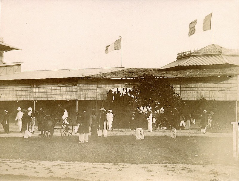 Một trường đua ngựa ở Sài Gòn năm 1902