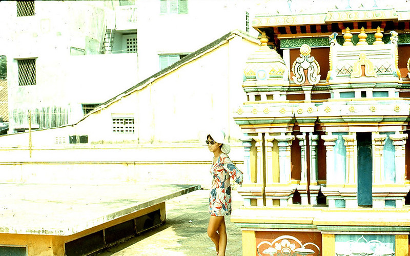 Ở trên sân thượng chùa Ấn giáo - Sài Gòn 1970