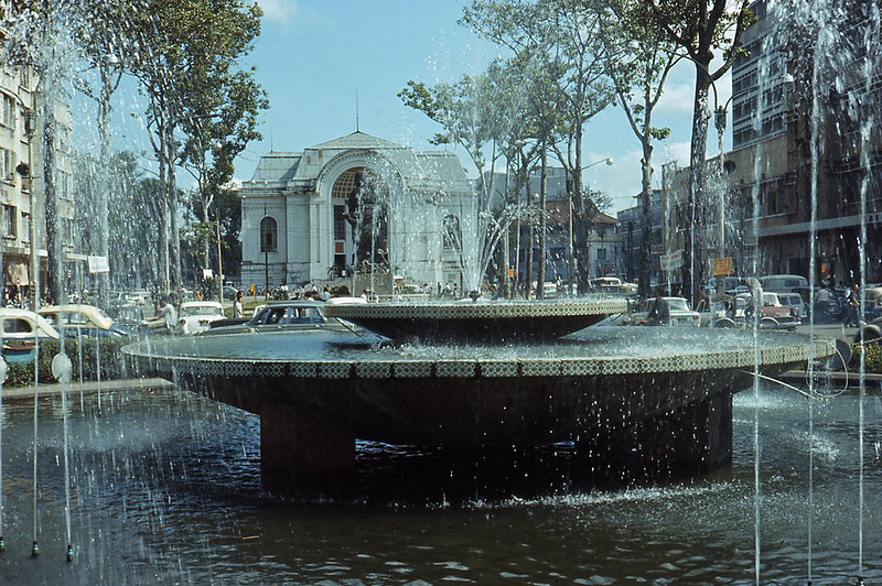 Sài Gòn 1970 - Lam Sơn Square