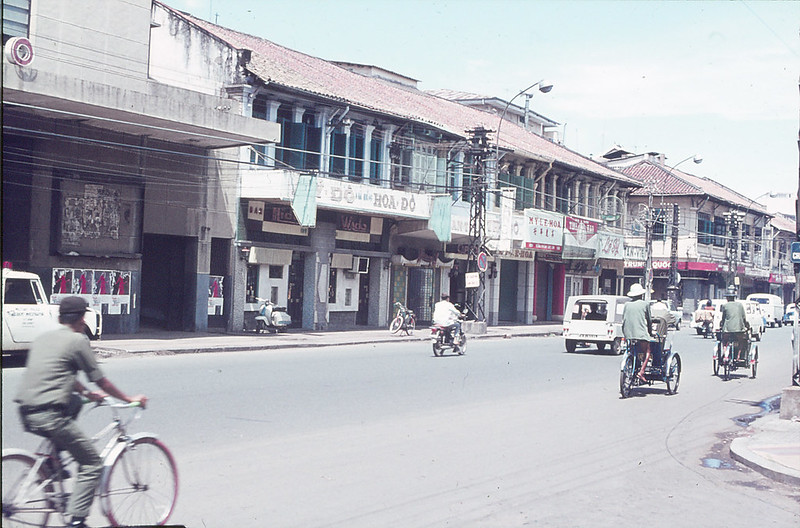 Saài Gòn 1971 - Rạp LIDO bên cạnh khách sạn Capitol và Đại Thế Giới Q5. Phía trên là ngã tư Ngô Quyền - Trần Hưng Đạo